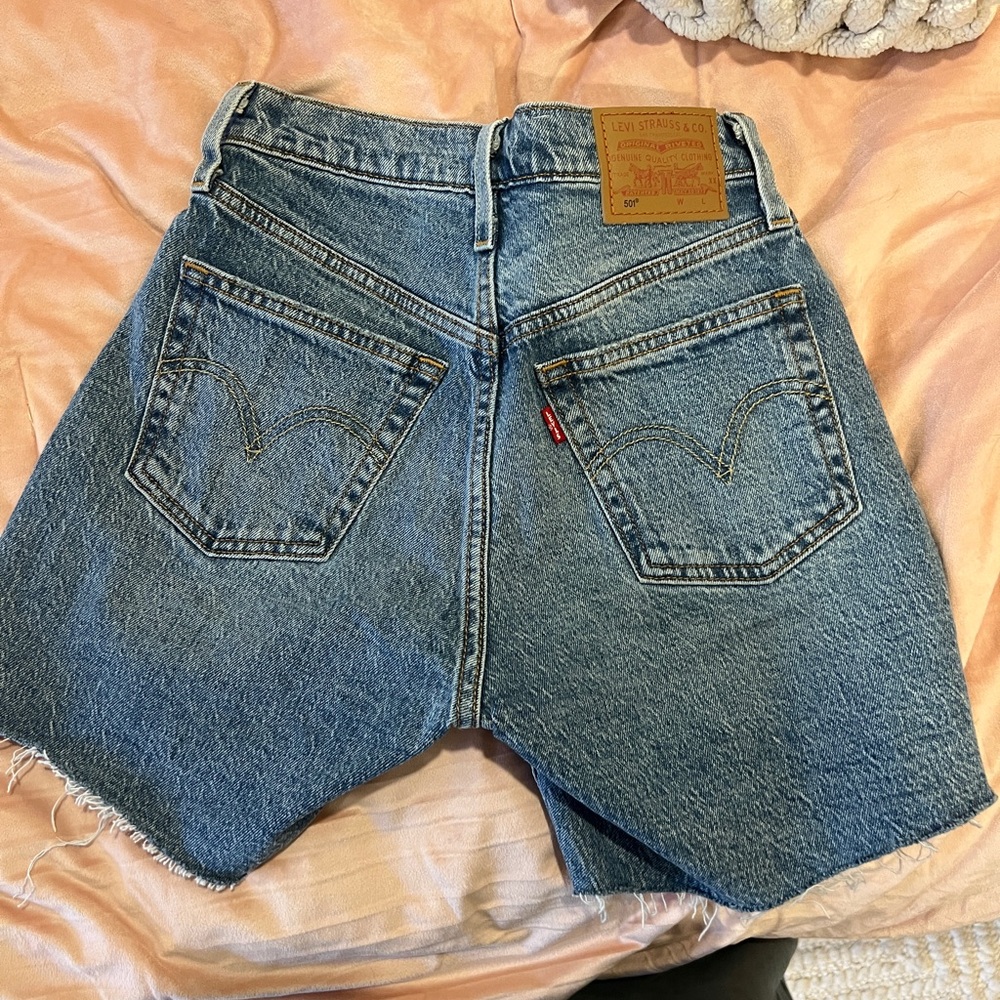 Levi’s 501 90s Shorts - Picture 2 of 3